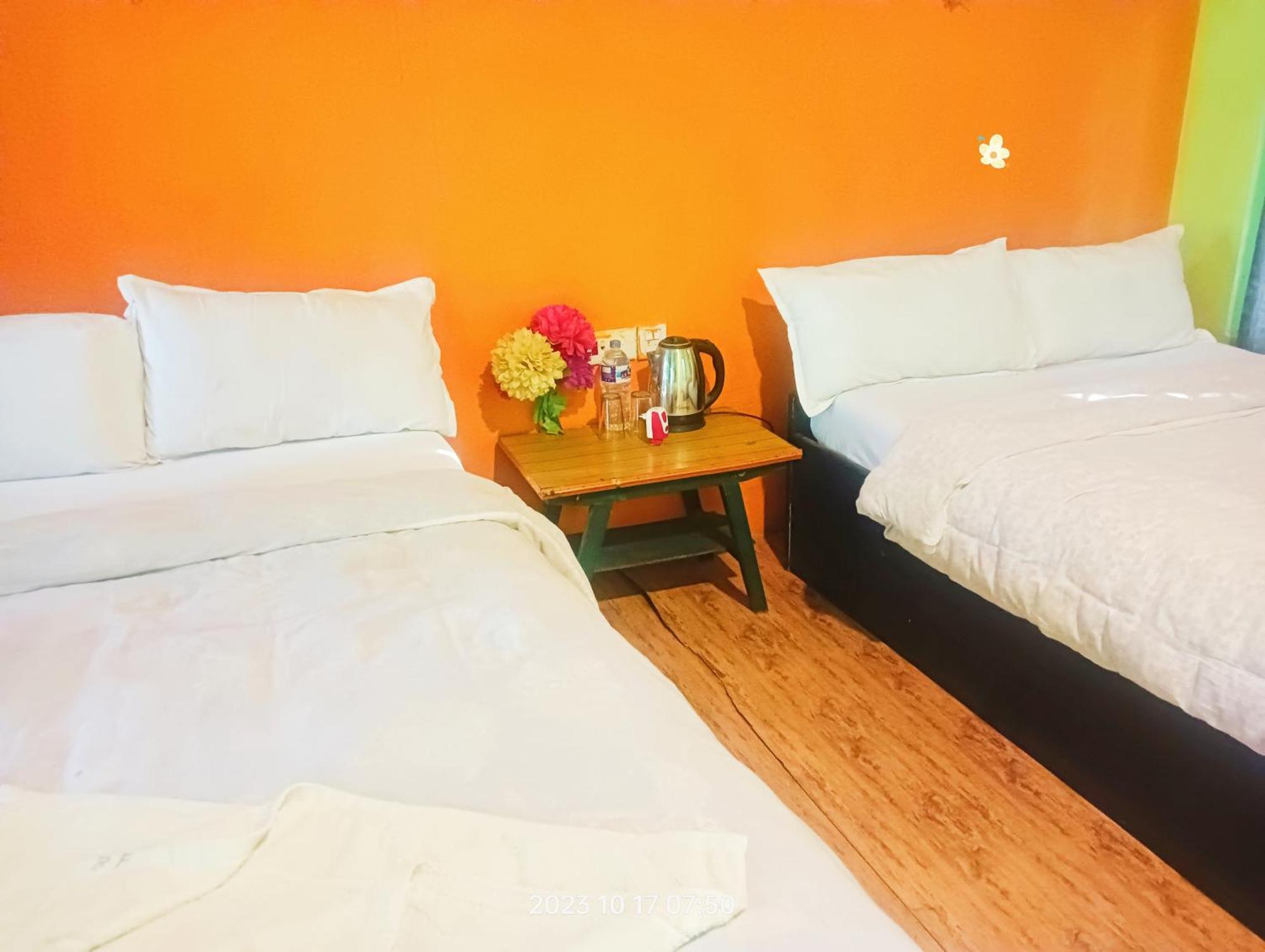 Hotel Butterfly Sauraha Exterior foto