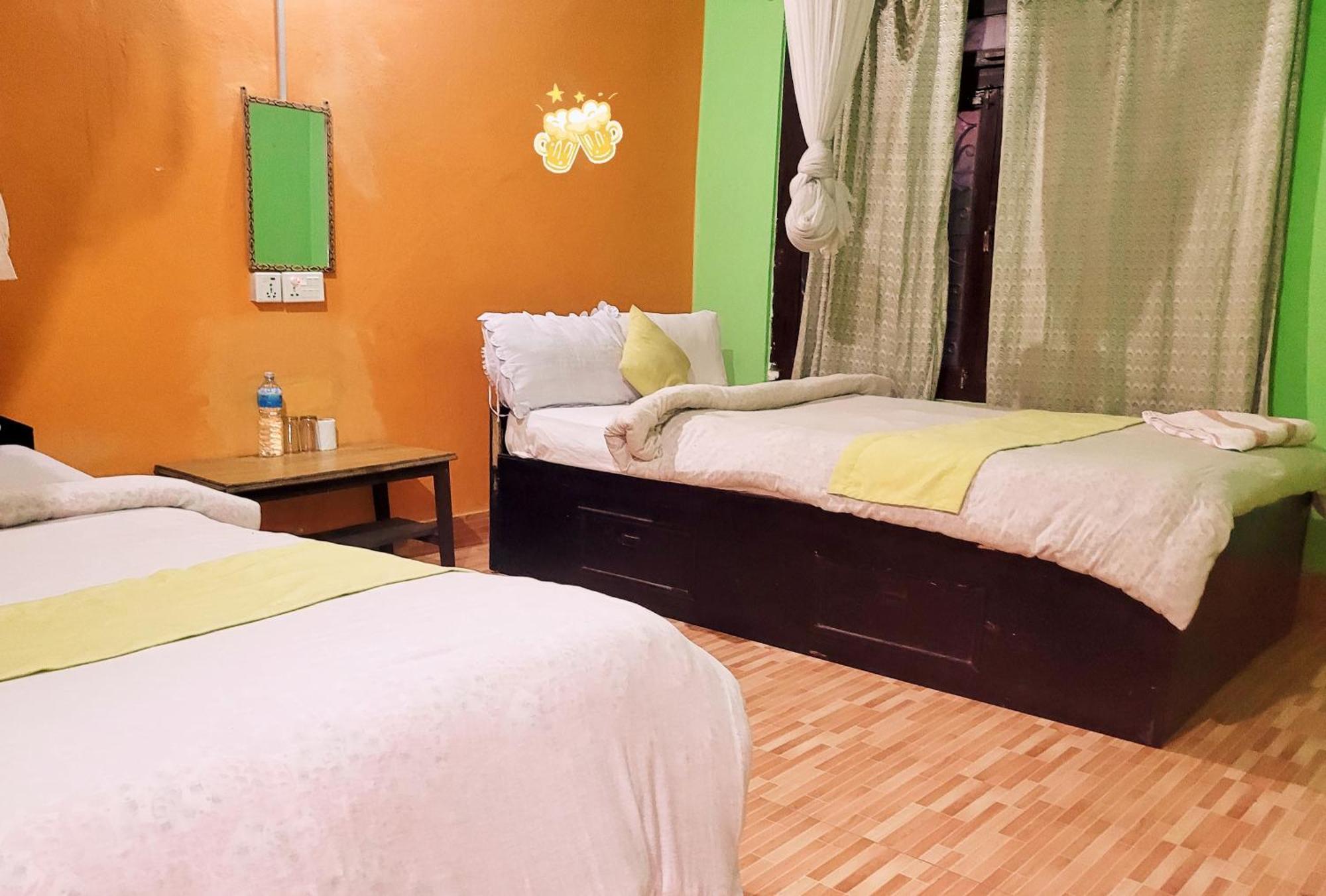 Hotel Butterfly Sauraha Exterior foto